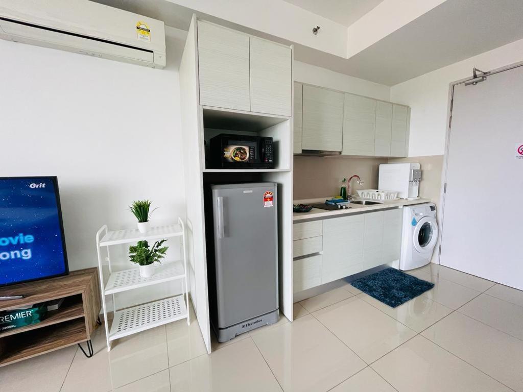 Homestay I-City Cantik, Tenang, Wifi, 4K Smart Tv, Netflix, Coway, Free Parking Шах-Алам Екстер'єр фото